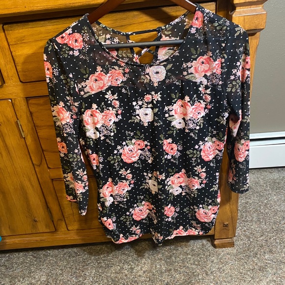 Flower Blouse - Picture 1 of 2